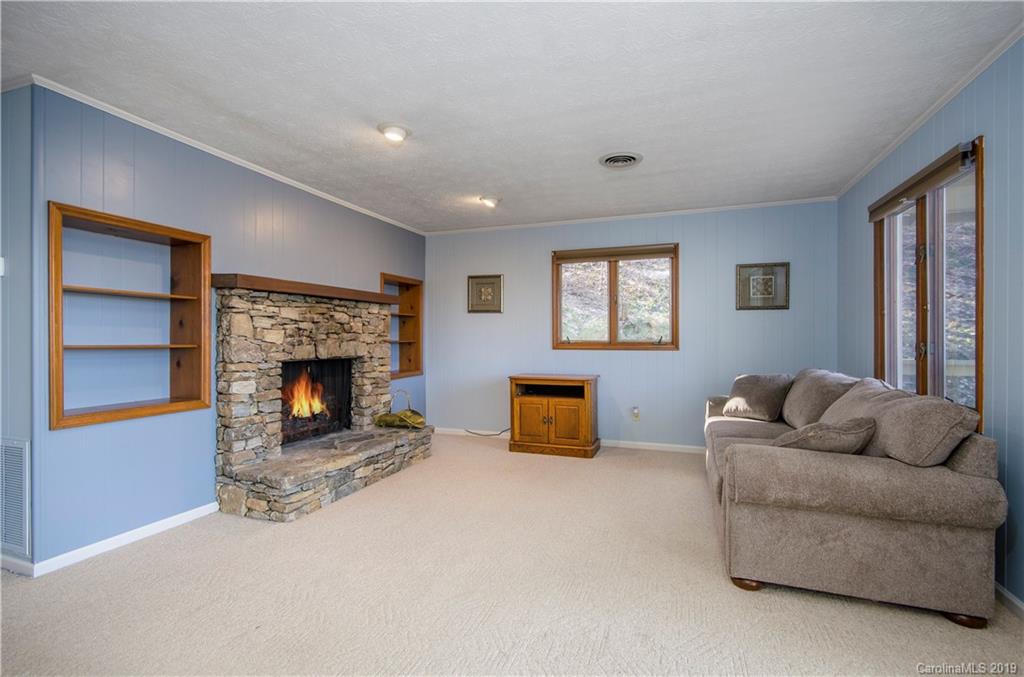 263 Old Country Road Waynesville, NC 28786 - Photo 9 of 28