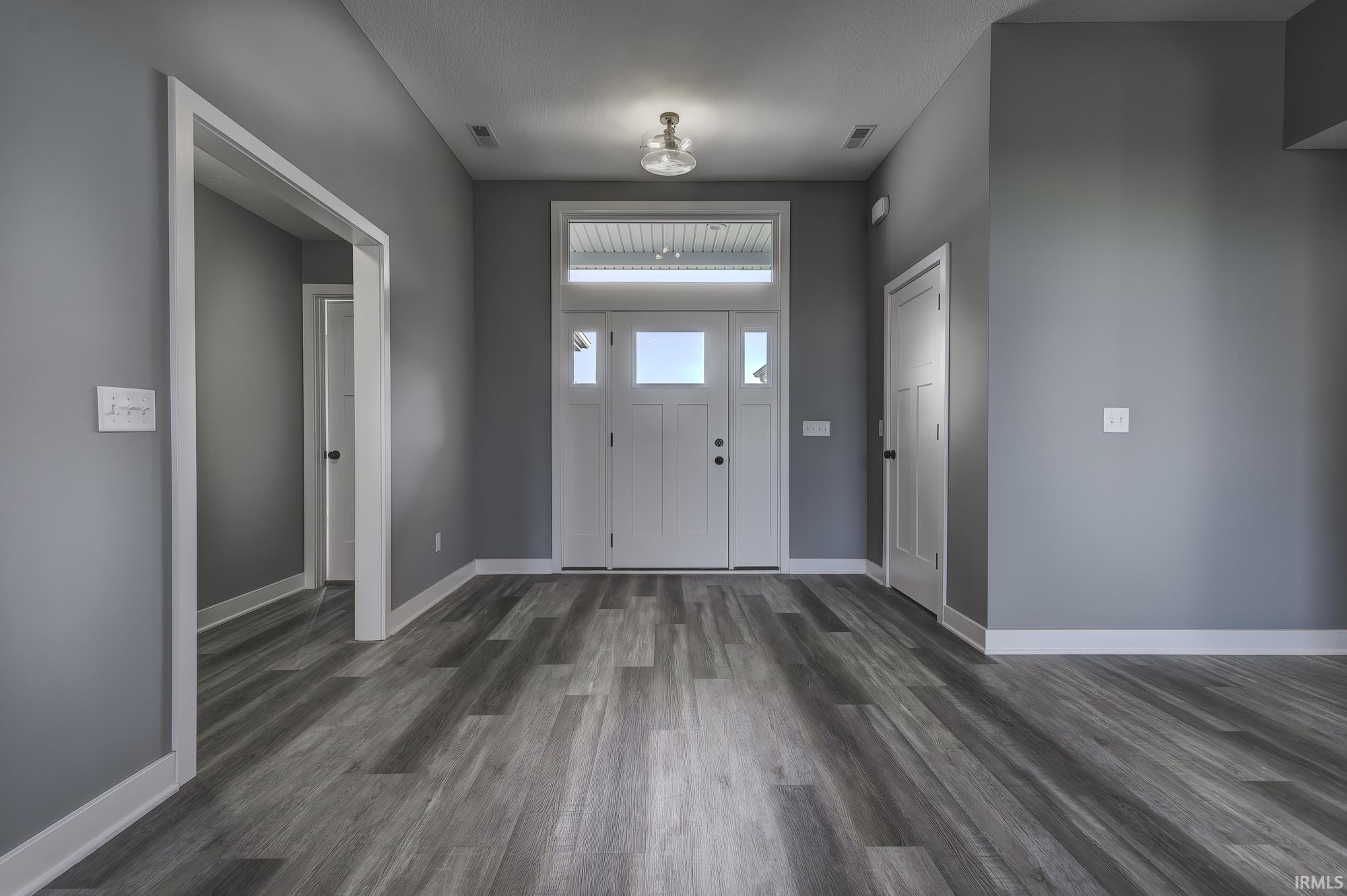 14198 Escondida Cove Fort Wayne, IN 46845 - Photo 2 of 28