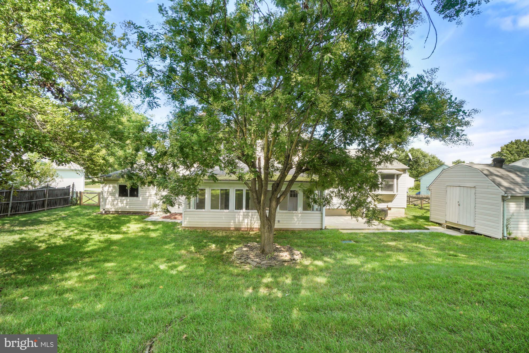 17336 Fletchall Road Poolesville, MD 20837 - Photo 5 of 55 Fully fenced
