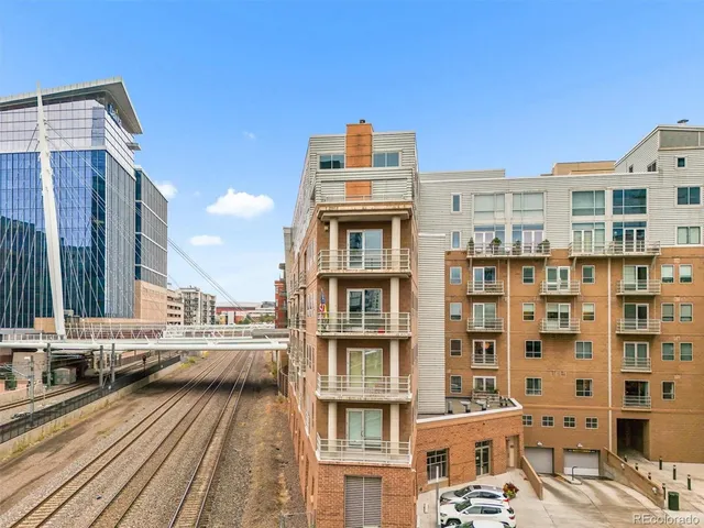 a picture of city view