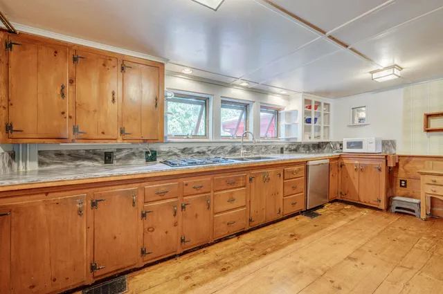 $470,000 | 10 Dodge Hill Road, South Sutton, NH 03273