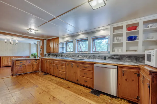 $470,000 | 10 Dodge Hill Road, South Sutton, NH 03273