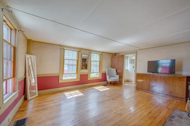 $470,000 | 10 Dodge Hill Road, South Sutton, NH 03273