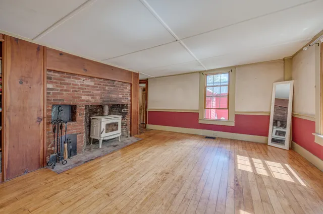 $470,000 | 10 Dodge Hill Road, South Sutton, NH 03273