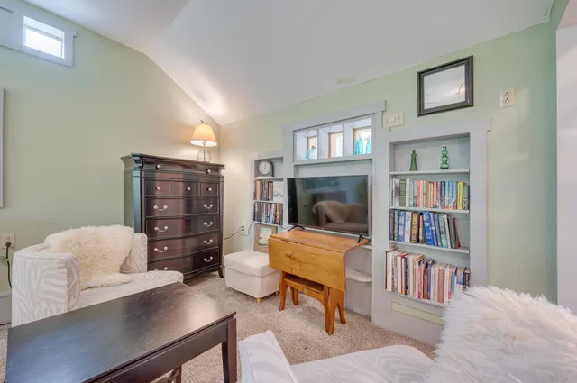 $470,000 | 10 Dodge Hill Road, South Sutton, NH 03273