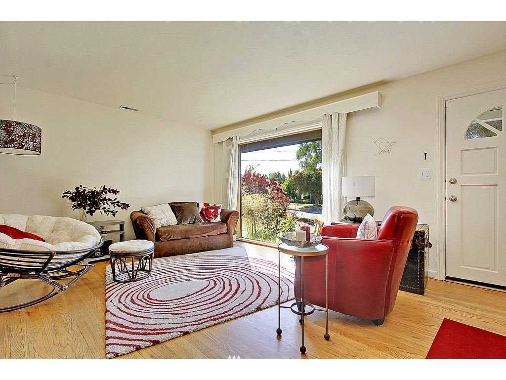3908 Southwest Rose Street Seattle, WA 98136 - Photo 2 of 15 Gallery Image 2