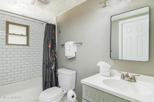 $775,000 | 827 Mill Creek Road, Pigeon Forge, TN 37863