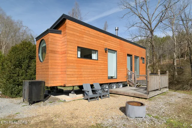 $775,000 | 827 Mill Creek Road, Pigeon Forge, TN 37863