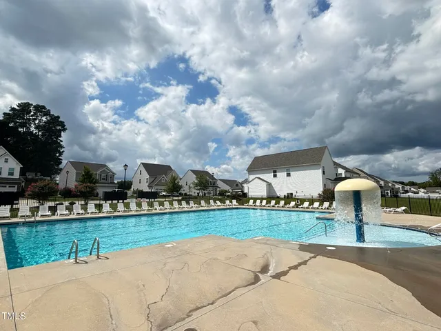 $399,900 | 701 Highview Drive, Benson, NC 27504