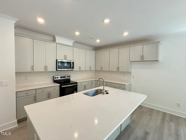 $399,900 | 701 Highview Drive, Benson, NC 27504