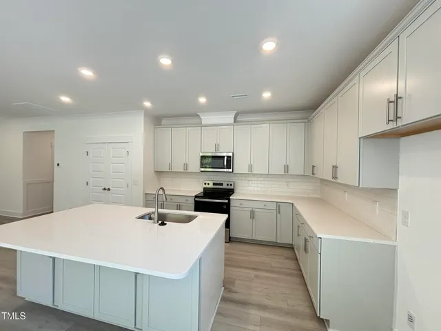 $399,900 | 701 Highview Drive, Benson, NC 27504