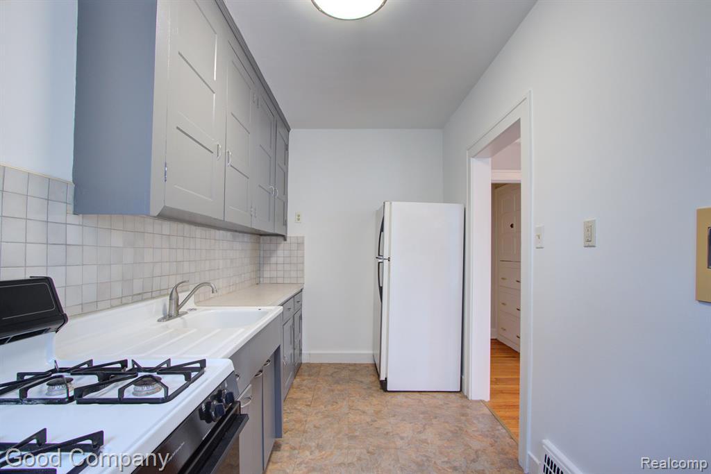 492 Withington Street, Unit 1 Ferndale, MI 48220 - Photo 16 of 34