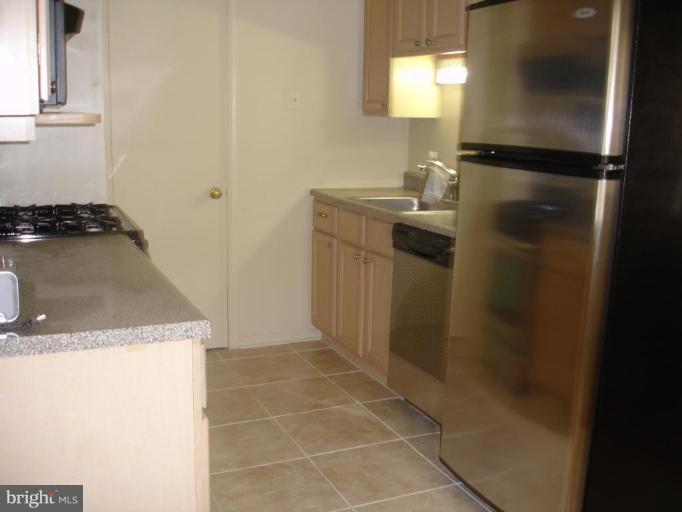 1256 Palmer Road, Unit 99 Fort Washington, MD 20744 - Photo 3 of 7 Cabinets, Appliances, Floor, Size= A +