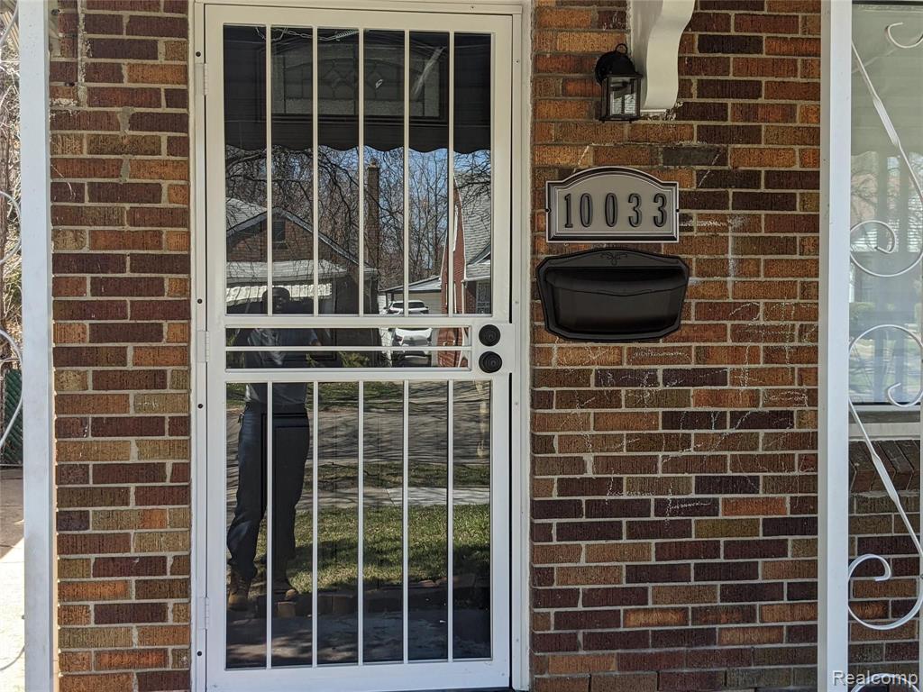 10033 Patton Street Detroit, MI 48228 - Photo 6 of 28