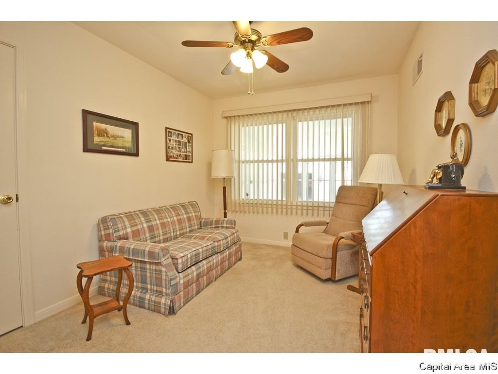 3045 East Trinity Avenue Springfield, IL 62702 - Photo 14 of 36