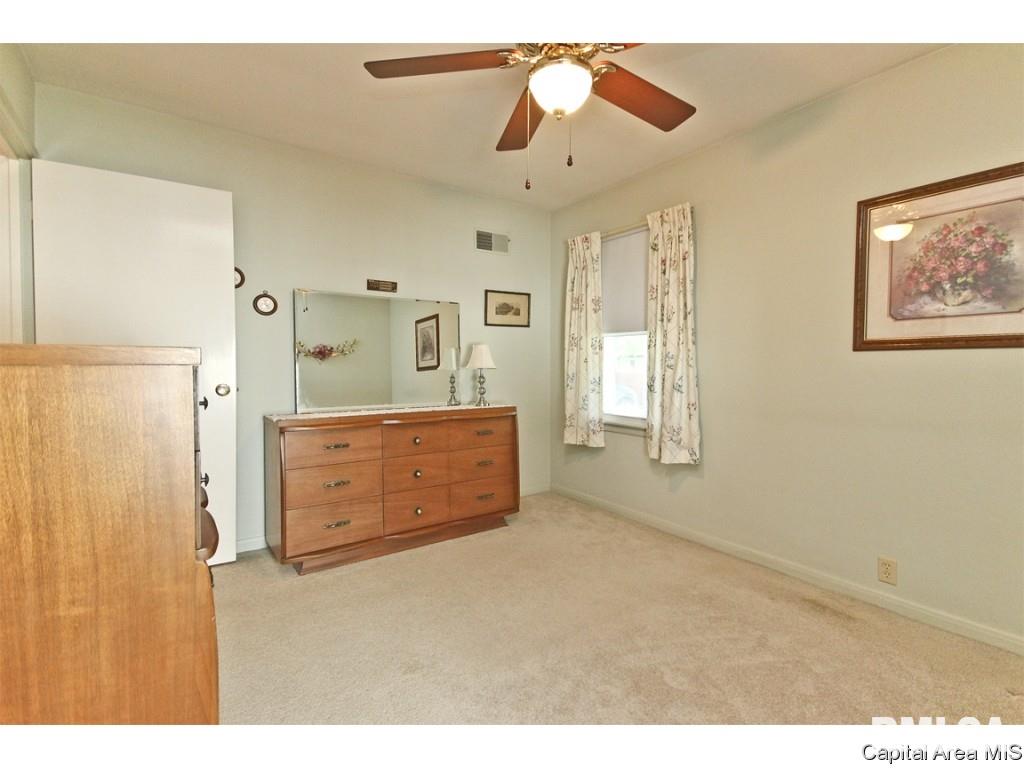 3045 East Trinity Avenue Springfield, IL 62702 - Photo 17 of 36