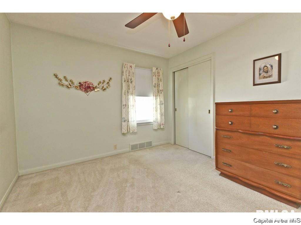 3045 East Trinity Avenue Springfield, IL 62702 - Photo 19 of 36