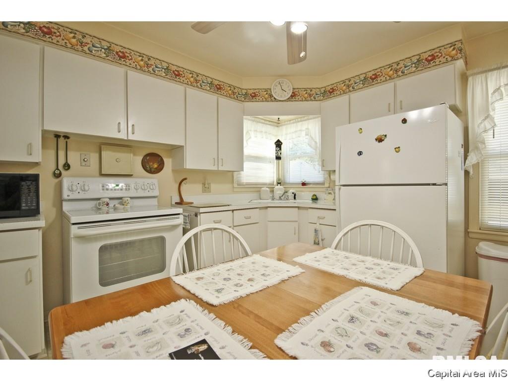 3045 East Trinity Avenue Springfield, IL 62702 - Photo 8 of 36
