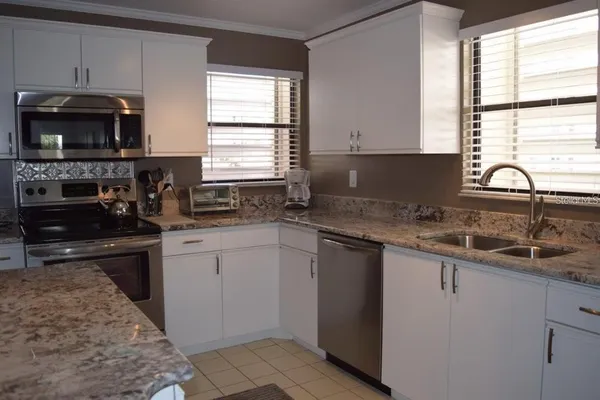 $2,300 | 7871 Sailboat Key Boulevard South, Unit 305, South Pasadena, FL 33707