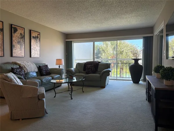 $2,300 | 7871 Sailboat Key Boulevard South, Unit 305, South Pasadena, FL 33707