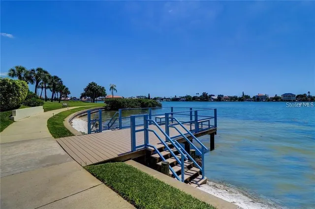 $2,300 | 7871 Sailboat Key Boulevard South, Unit 305, South Pasadena, FL 33707