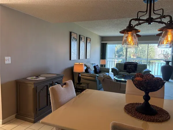 $2,300 | 7871 Sailboat Key Boulevard South, Unit 305, South Pasadena, FL 33707
