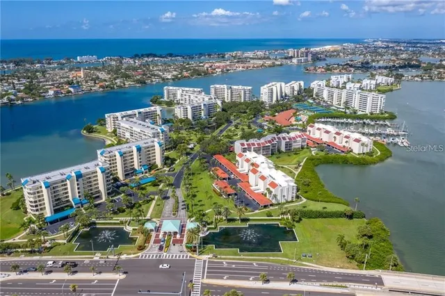 $2,300 | 7871 Sailboat Key Boulevard South, Unit 305, South Pasadena, FL 33707