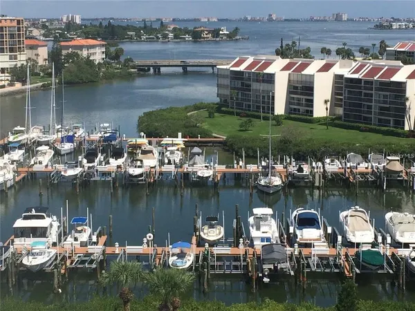 $2,300 | 7871 Sailboat Key Boulevard South, Unit 305, South Pasadena, FL 33707