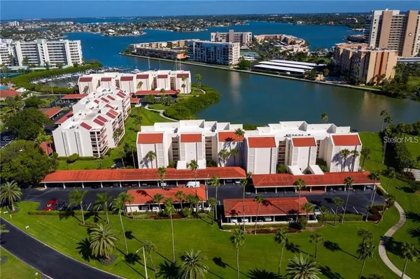 $2,300 | 7871 Sailboat Key Boulevard South, Unit 305, South Pasadena, FL 33707