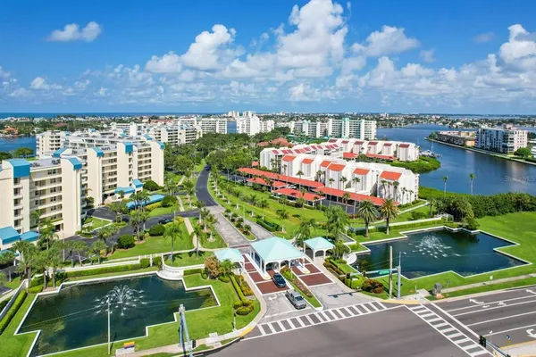 $2,300 | 7871 Sailboat Key Boulevard South, Unit 305, South Pasadena, FL 33707