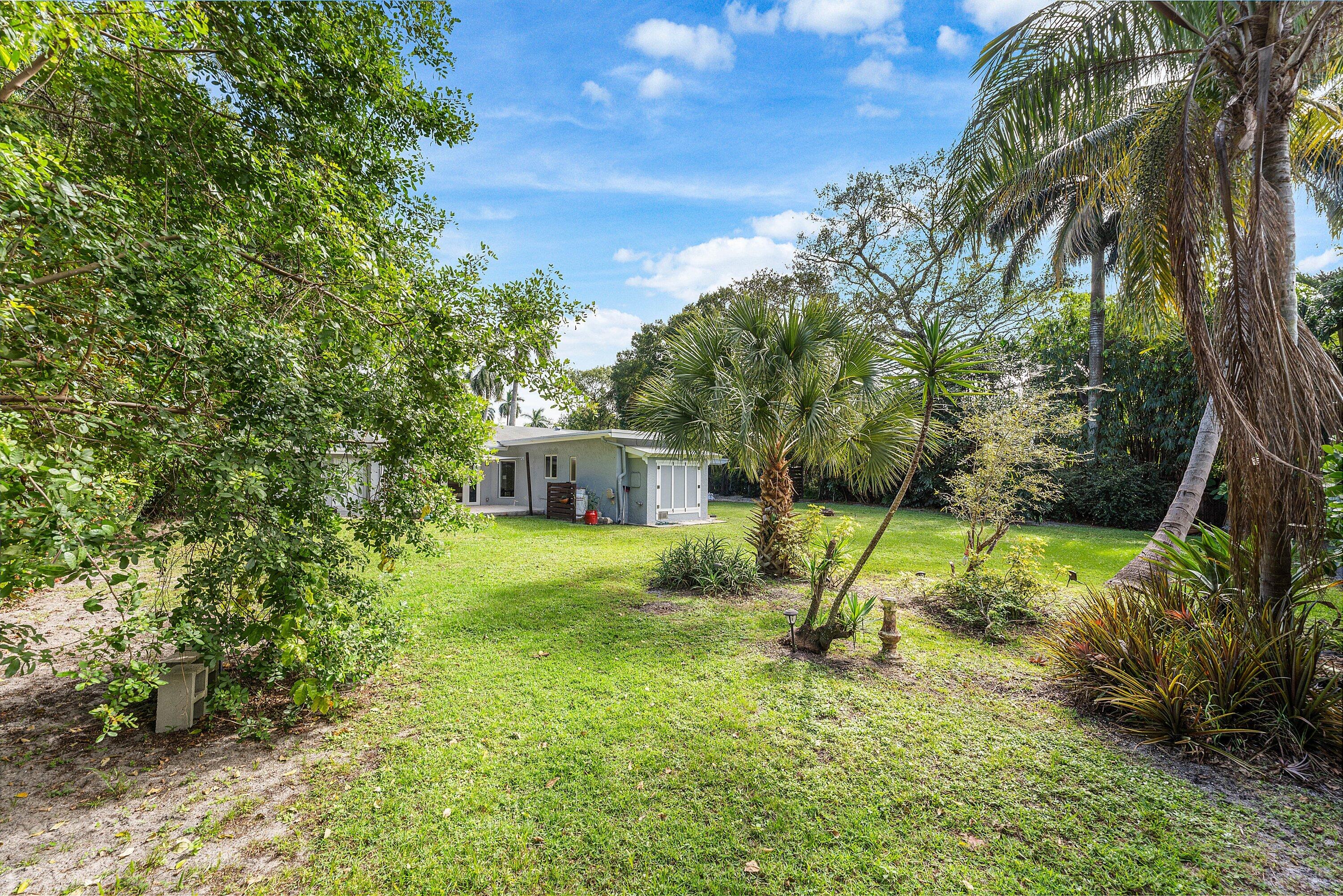 2573 Southwest 30th Terrace Fort Lauderdale, FL 33312 - Photo 11 of 44 a view of a backyard