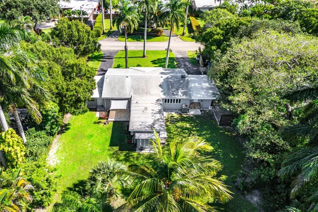 a view of a garden with a small yard