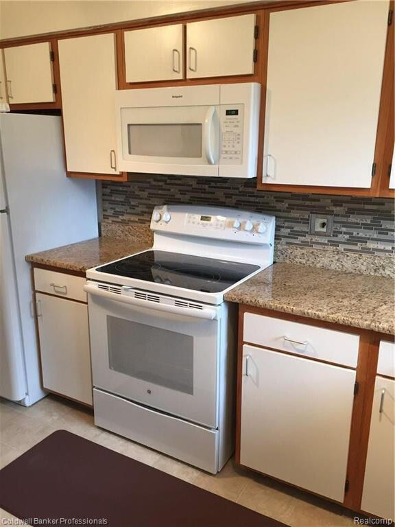 3286 West Webster Road Royal Oak, MI 48073 - Photo 3 of 15 3286 Webster 5