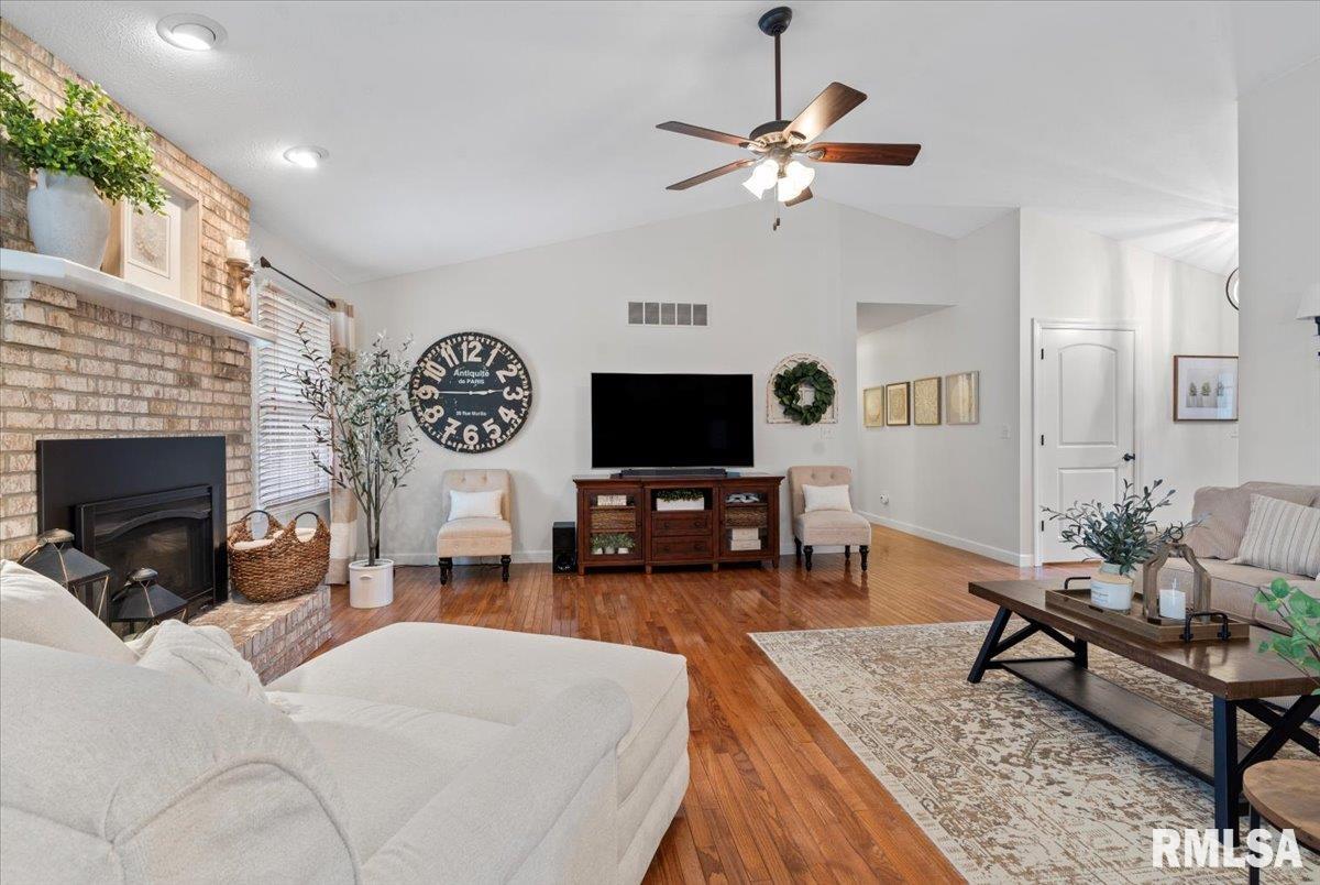 807 Shoshoni Drive Springfield, IL 62711 - Photo 5 of 42 Gallery Image 5
