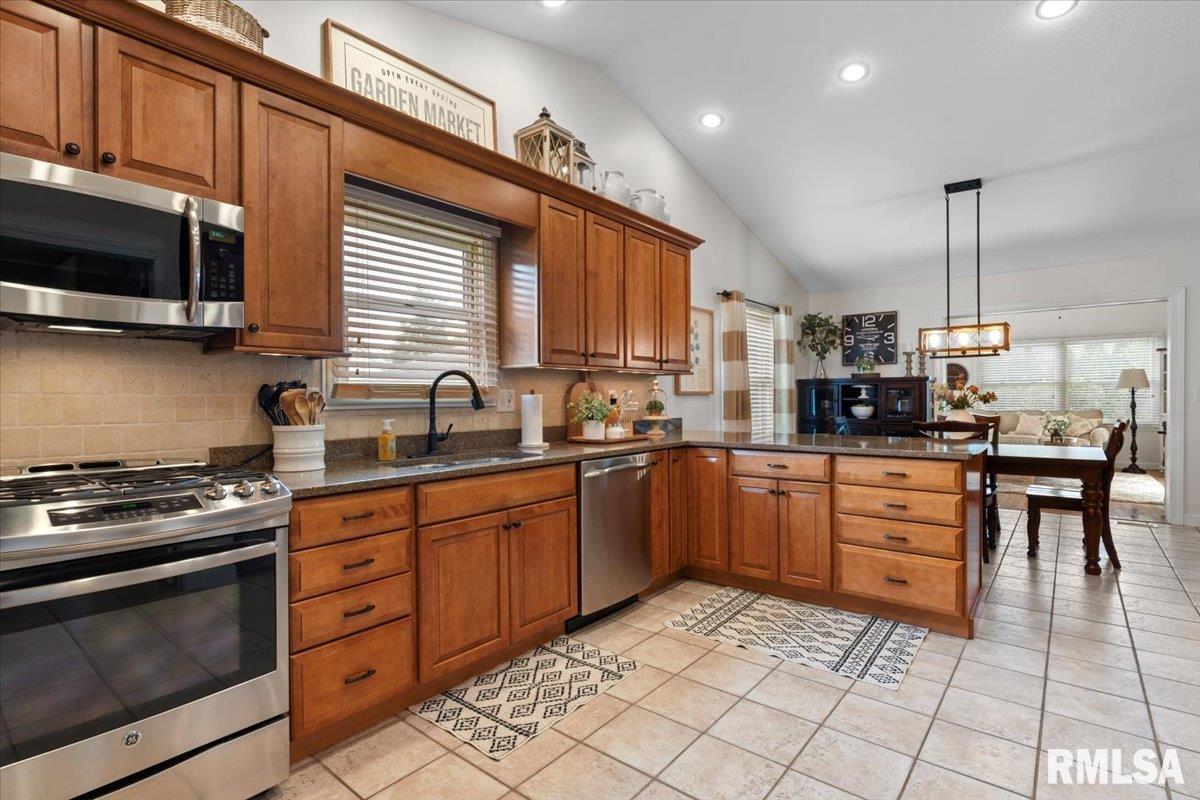 807 Shoshoni Drive Springfield, IL 62711 - Photo 10 of 42 Gallery Image 10
