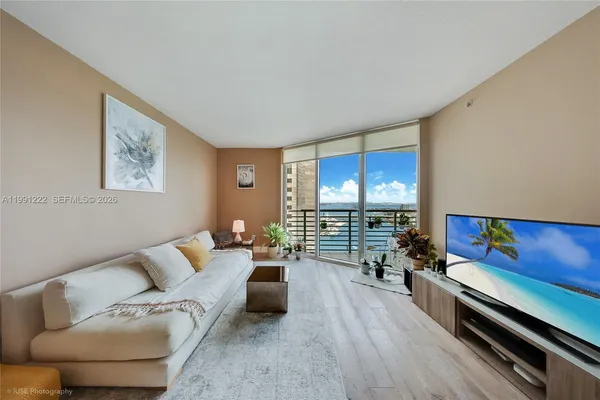 $449,000 | 335 South Biscayne Boulevard, Unit 3110, Miami, FL 33131