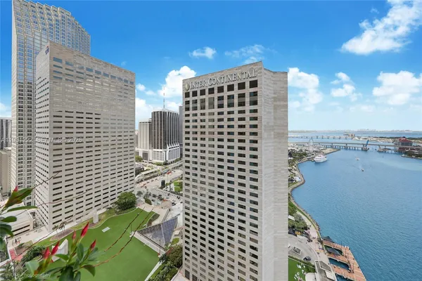 $449,000 | 335 South Biscayne Boulevard, Unit 3110, Miami, FL 33131