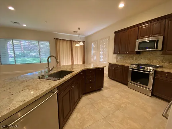 $2,950 | 9 Kennesaw Road, Henderson, NV 89052