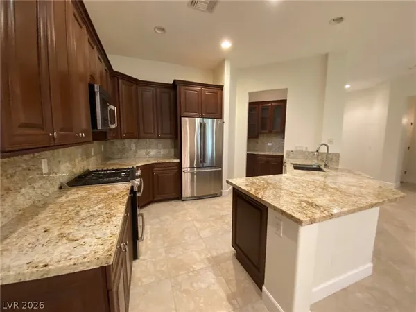 $2,950 | 9 Kennesaw Road, Henderson, NV 89052