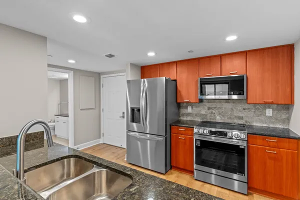 $319,900 | 300 South Duval Street, Unit 608, Tallahassee, FL 32301