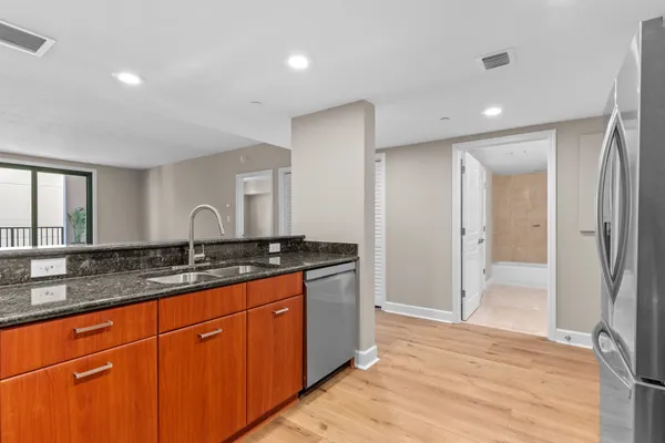 $319,900 | 300 South Duval Street, Unit 608, Tallahassee, FL 32301