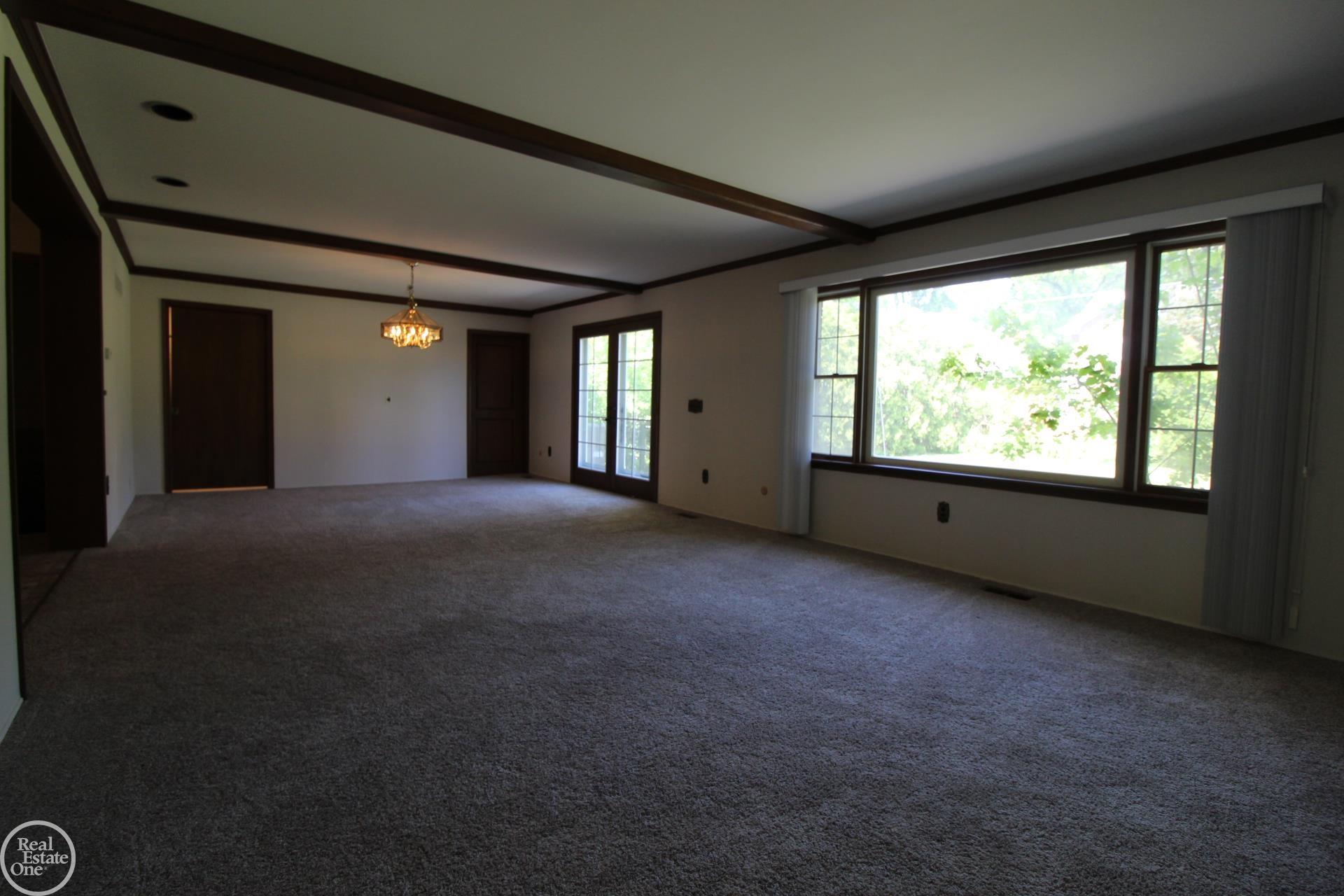 1320 Devonshire Road Grosse Pointe, MI 48230 - Photo 15 of 57 50112447-14.JPG