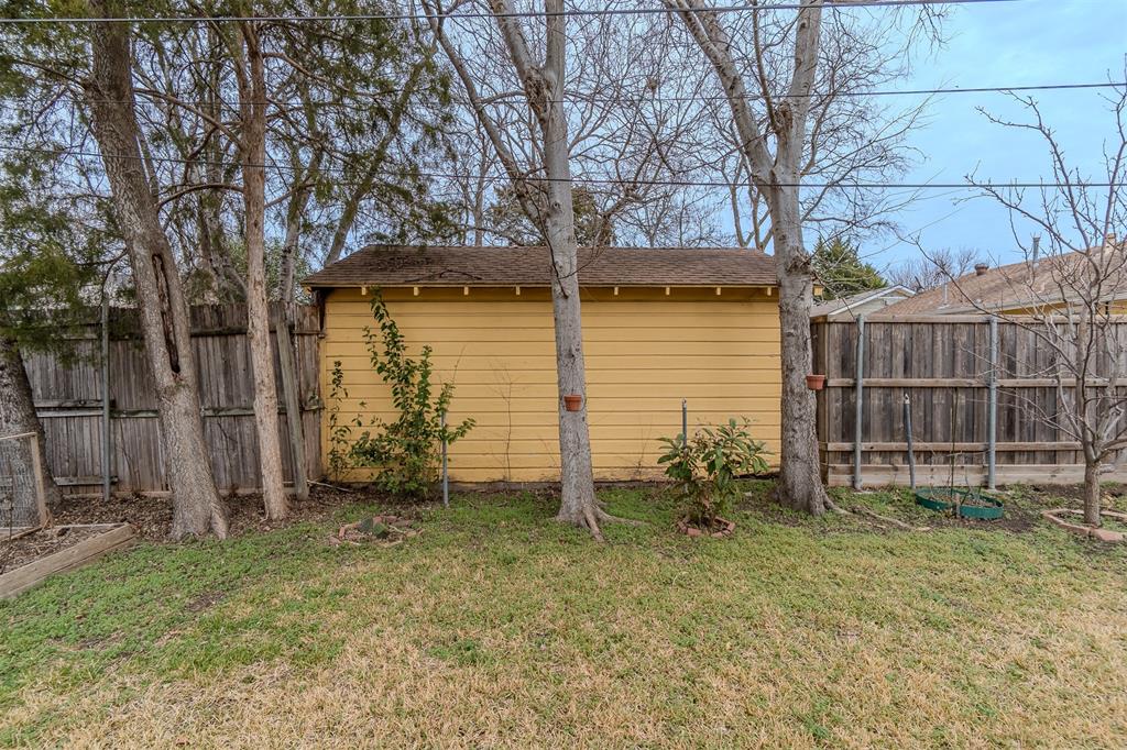 8927 Diceman Drive Dallas, TX 75218 - Photo 33 of 33 a backyard of a house