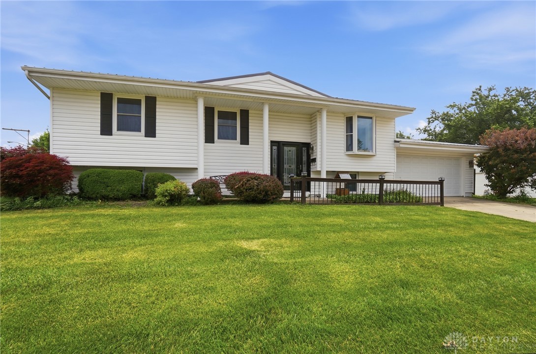 1914 Elmsford Street Springfield, OH 45506 - Photo 2 of 47