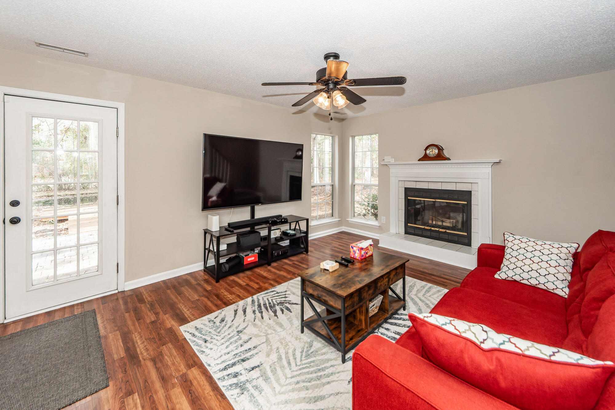 3221 Seaborn Drive Mount Pleasant, SC 29466 - Photo 22 of 58 Family Room