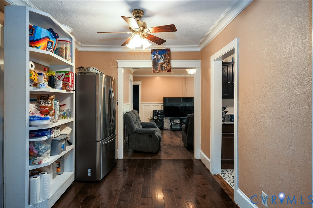 4903 Castlewood Road Richmond, VA 23234 - Photo 3 of 34