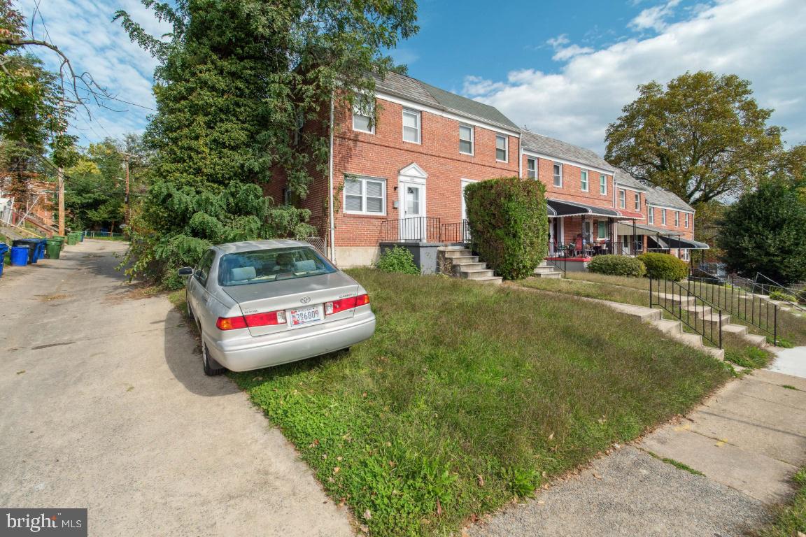3812 Rokeby Road Baltimore, MD 21229 - Photo 2 of 24
