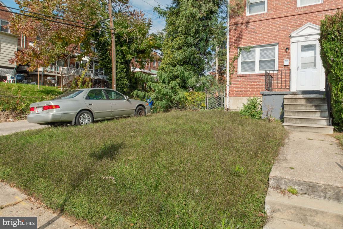 3812 Rokeby Road Baltimore, MD 21229 - Photo 3 of 24