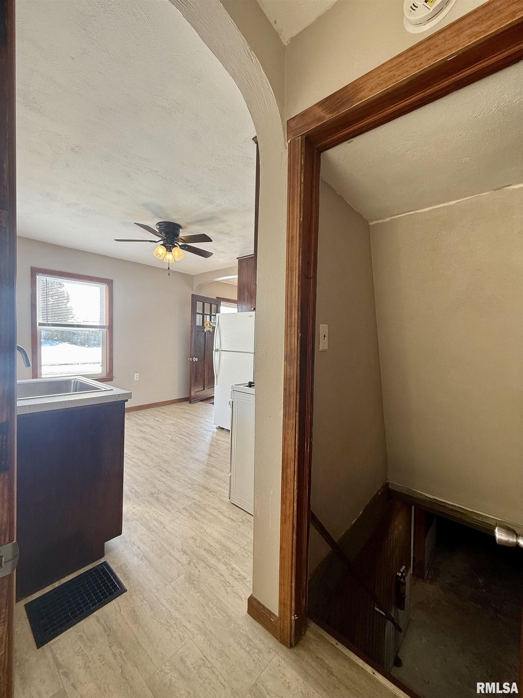 219 East Mulberry Street Mendon, IL 62351 - Photo 12 of 23