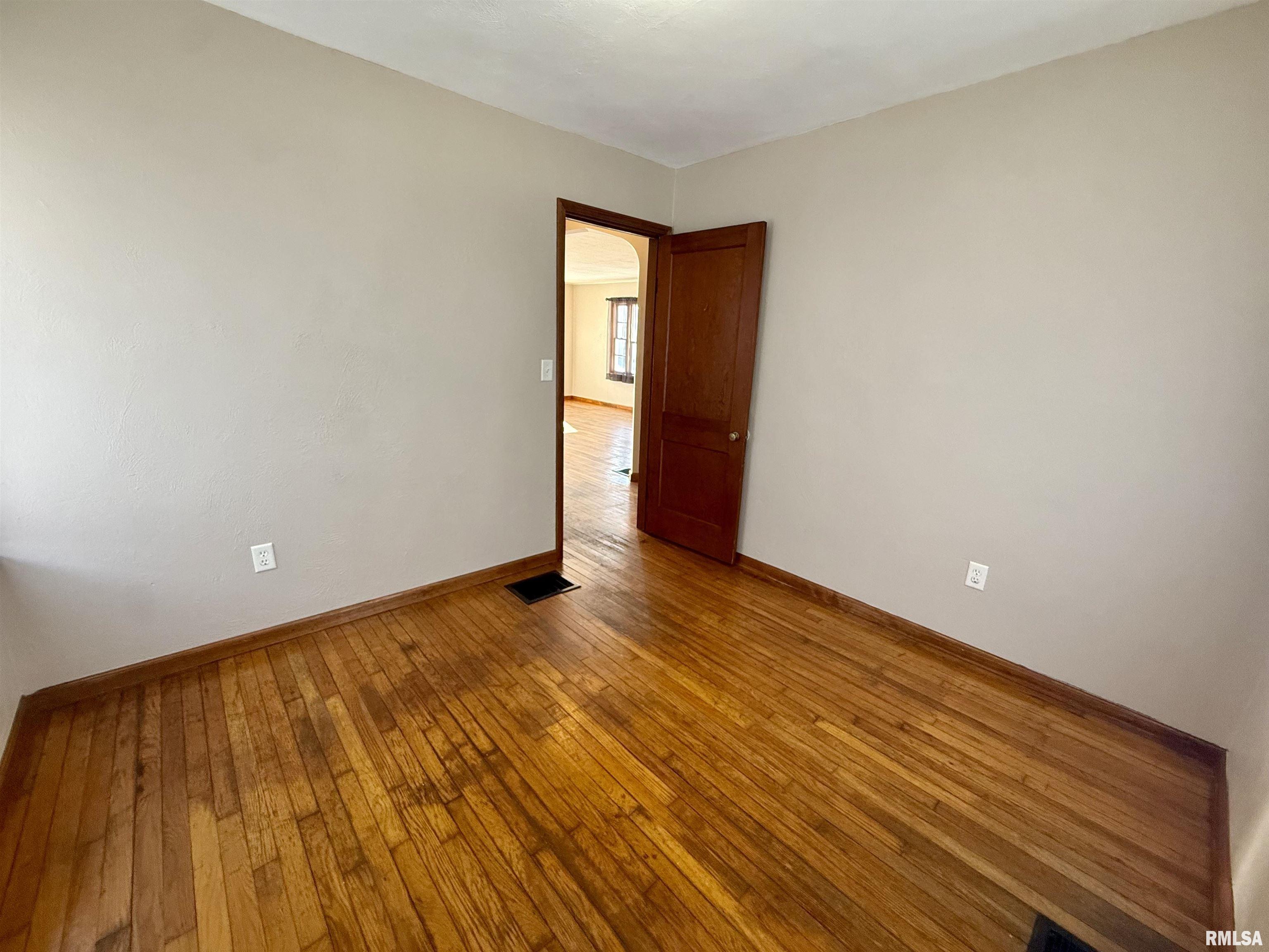 219 East Mulberry Street Mendon, IL 62351 - Photo 13 of 23